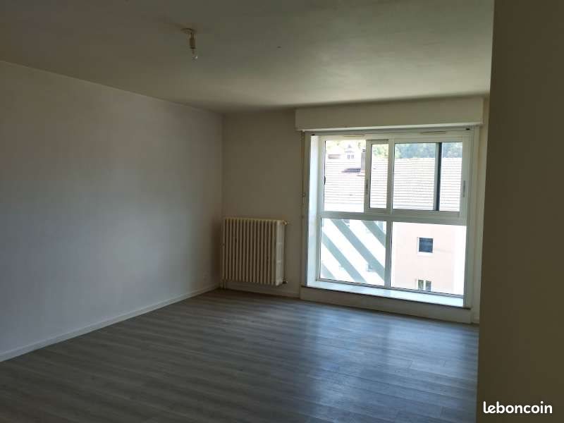 Appartement à louer, 77m², Poligny