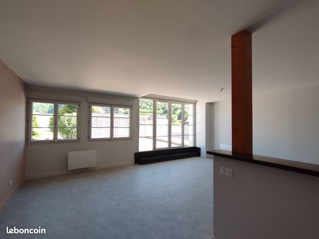 Appartement à louer, 99m², Moirans-en-Montagne
