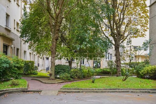 Local commercial 4 pièces 83 m² · à Paris 14ème · 83 m² · 644 000 €