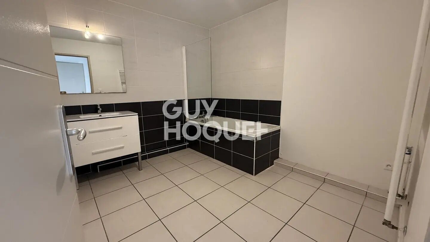 Appartement à louer, 74m², La Verpillière