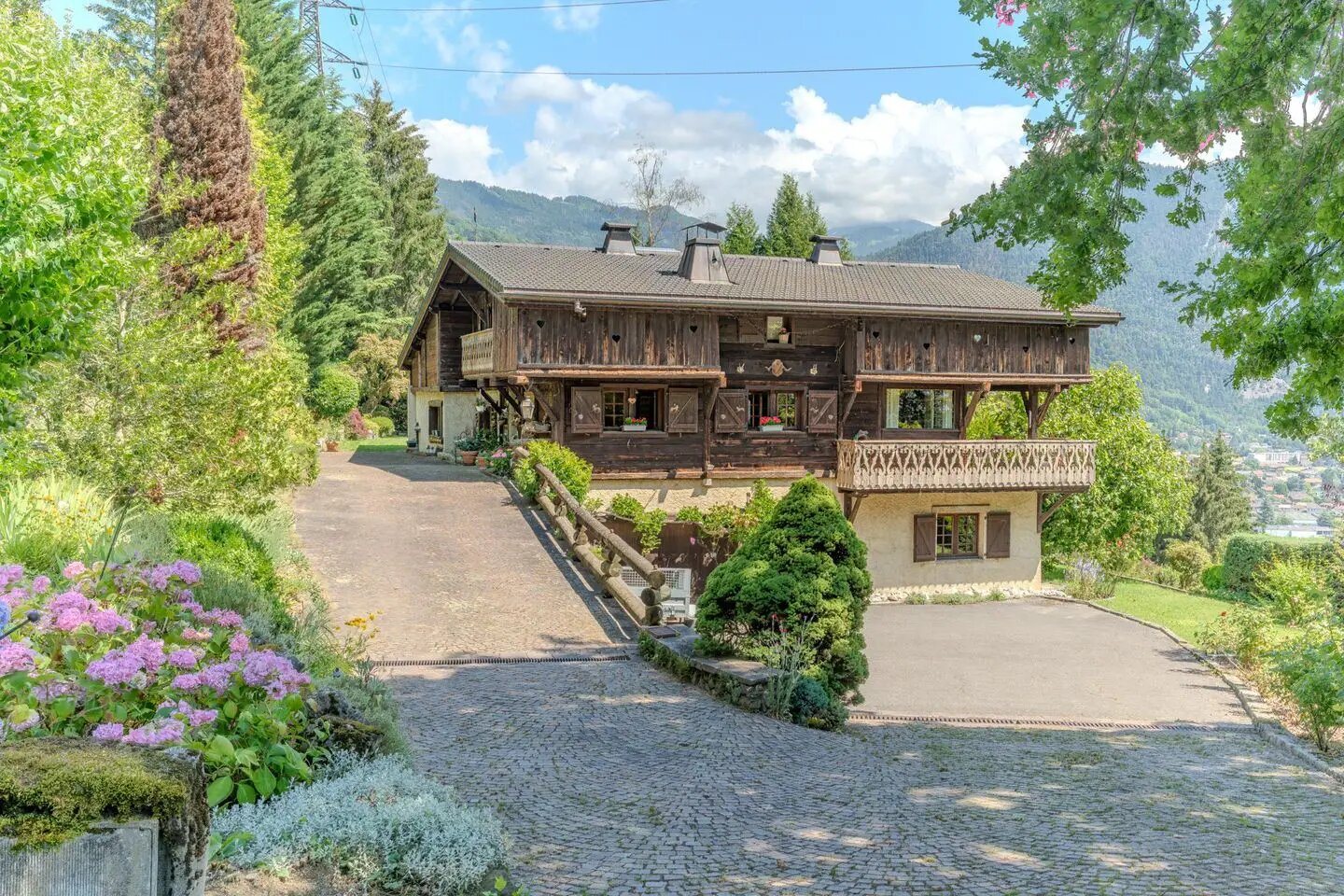 Maison à vendre, 350m², Châtillon-sur-Cluses