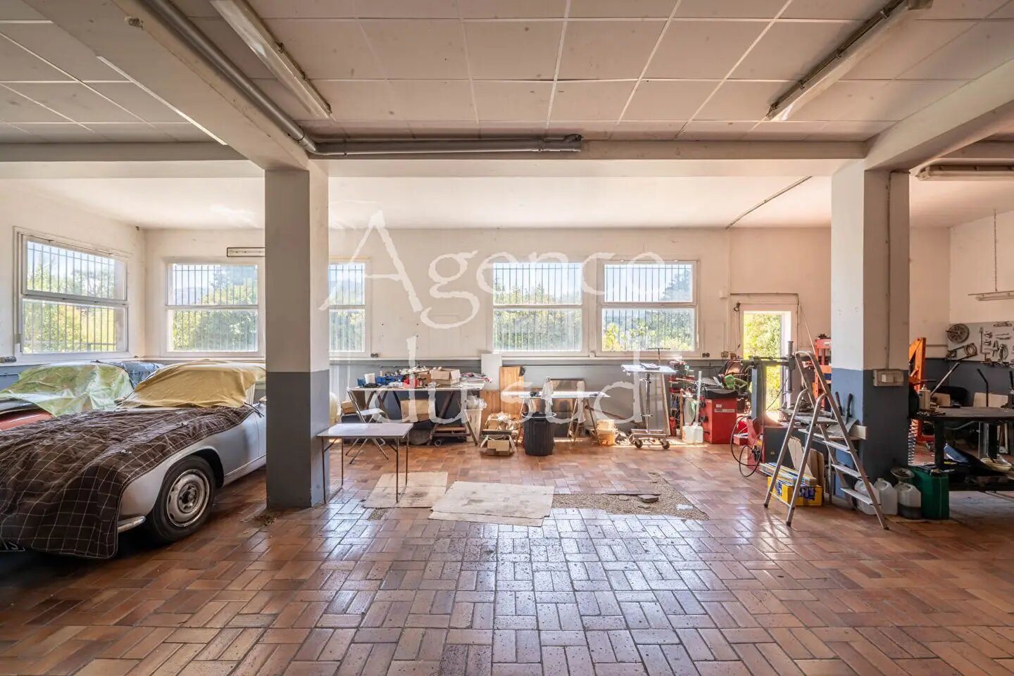 Appartement à vendre, 680m², Aubagne