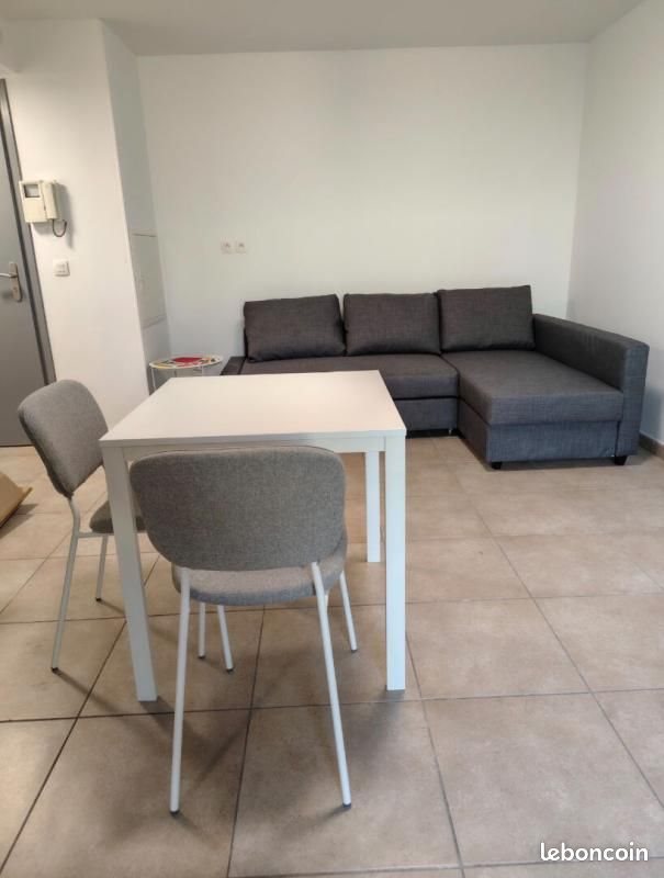 Appartement à louer, 27m², Marseille 8ème