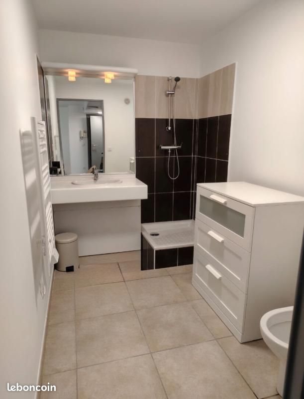 Appartement à louer, 27m², Marseille 8ème