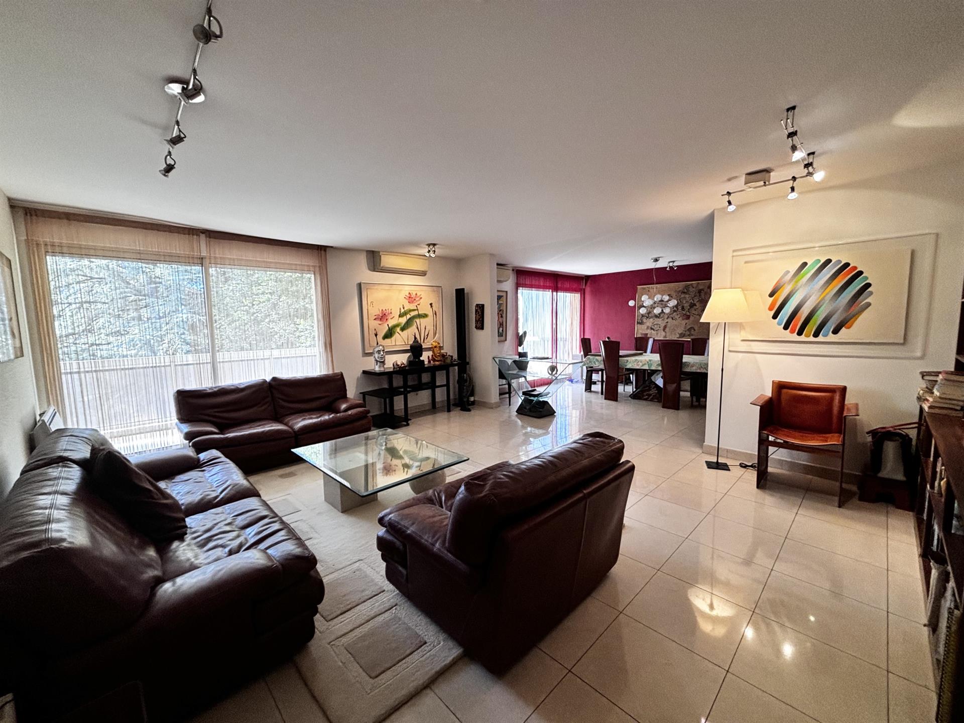 Appartement à vendre, 124m², Nîmes