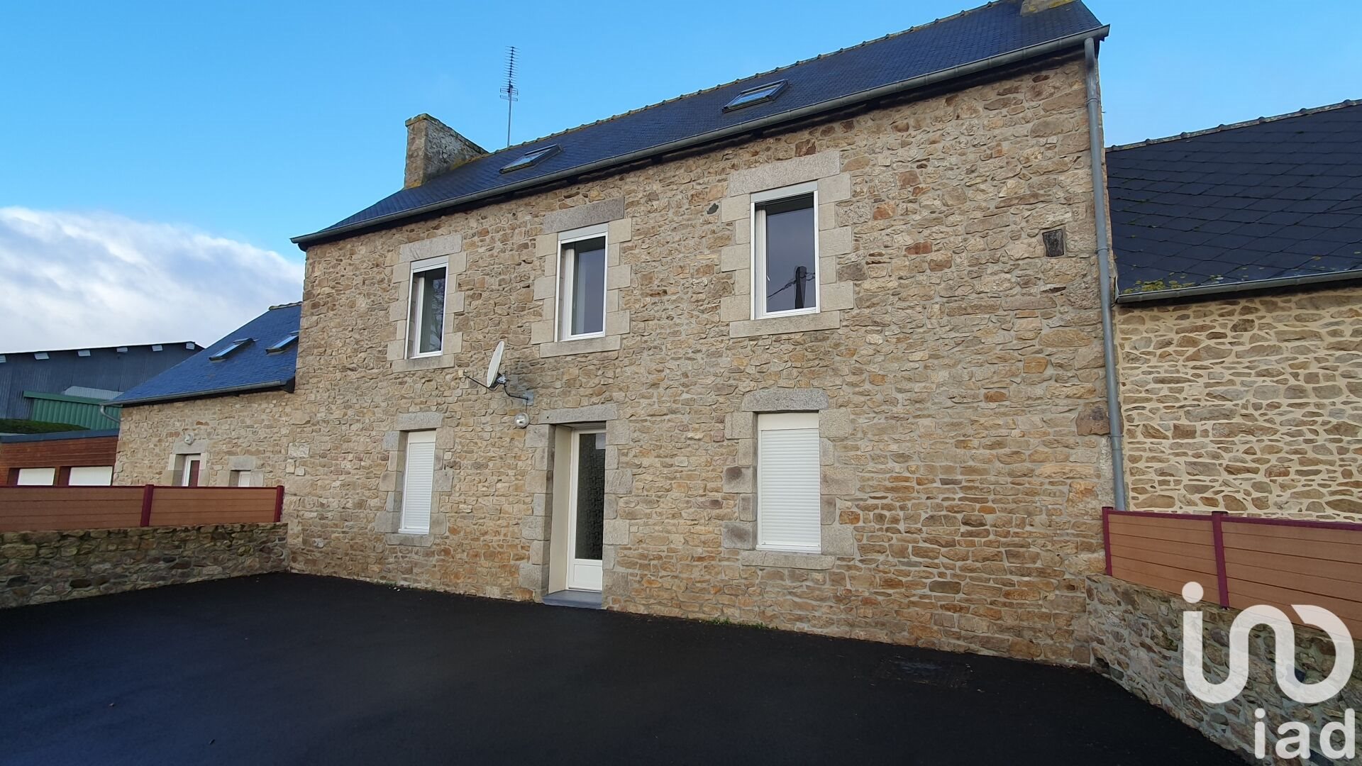 Maison à louer, 98m², Lanrodec