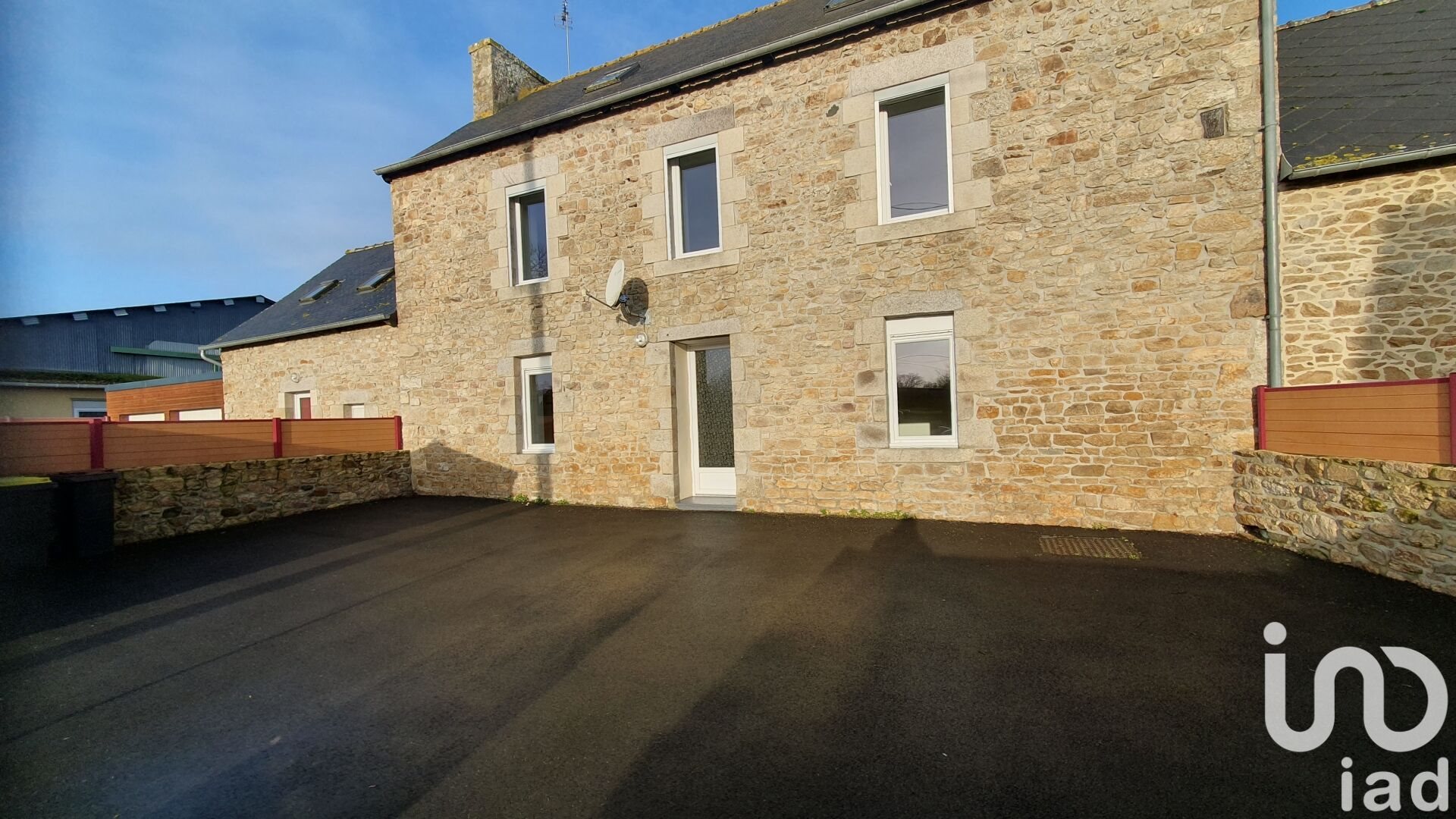 Maison à louer, 98m², Lanrodec