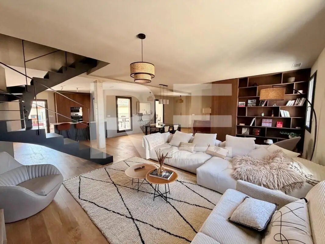Appartement à louer, 160m², Nîmes