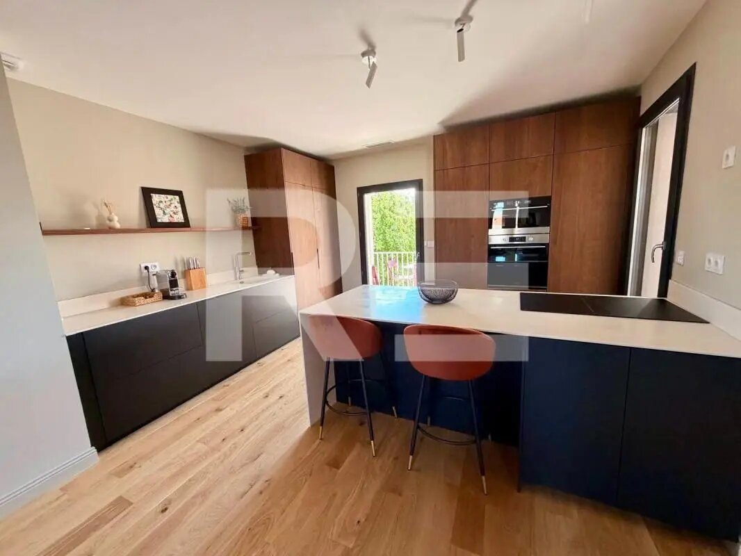 Appartement à louer, 160m², Nîmes