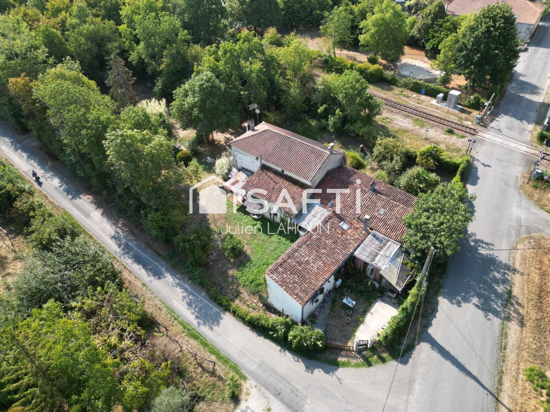 Maison à vendre, 248m², Brives-sur-Charente