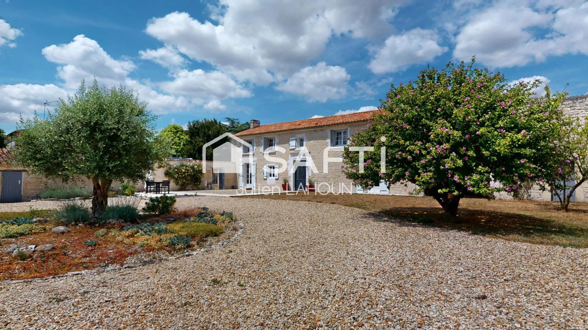 Maison à vendre, 187m², Sigogne