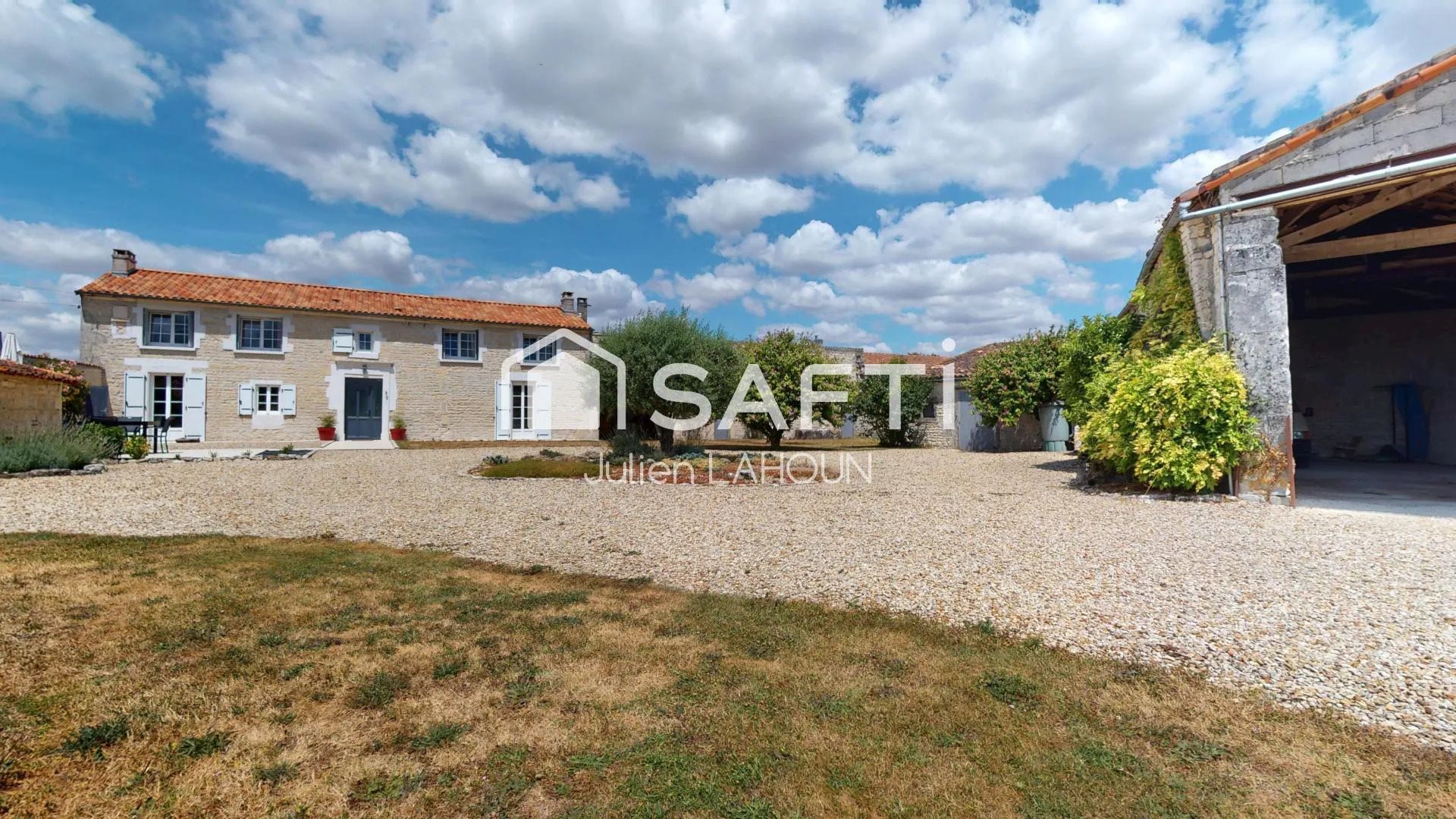 Maison à vendre, 187m², Sigogne