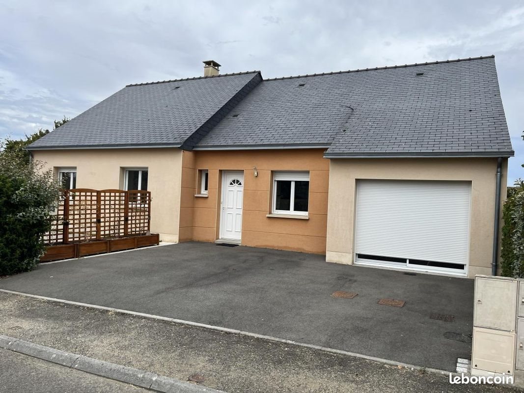 Maison à louer, 134m², Évron