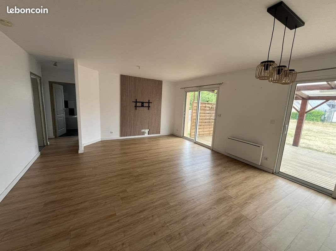 Maison à louer, 134m², Évron