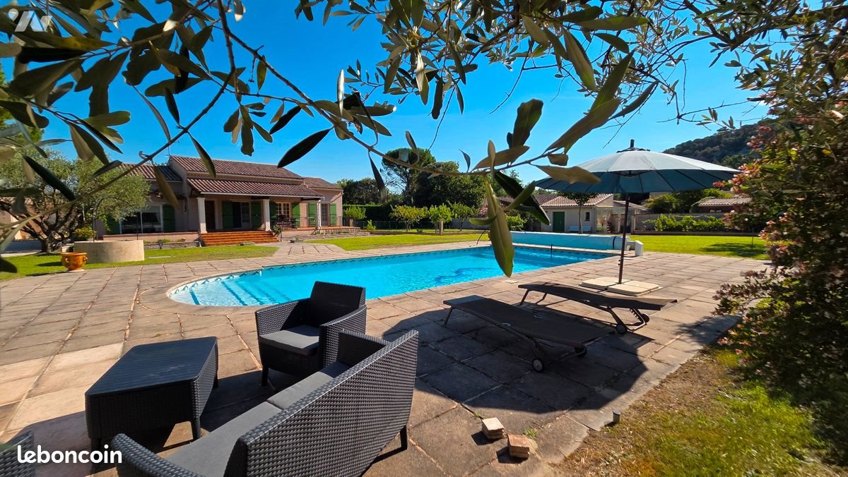 Maison à vendre, 117m², Saint-Restitut