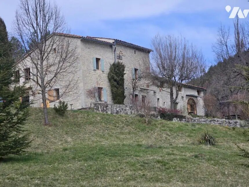 Maison à vendre, 250m², Saint-Nazaire-le-Désert