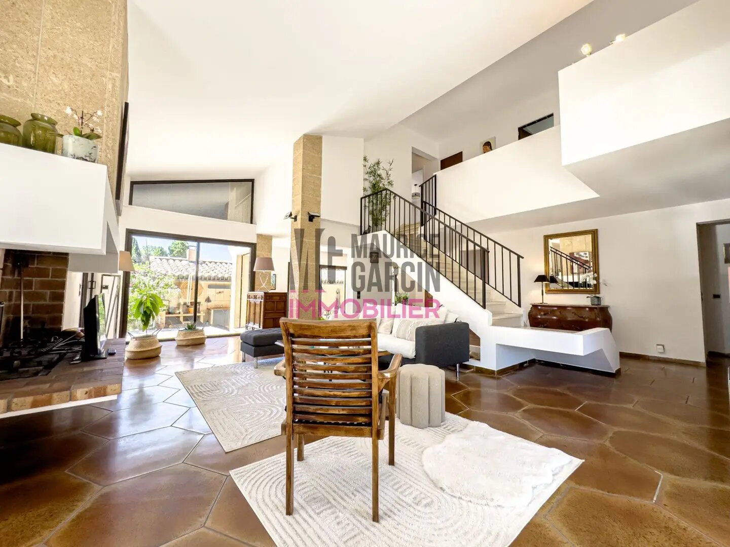 Maison à vendre, 211m², Sainte-Cécile-les-Vignes
