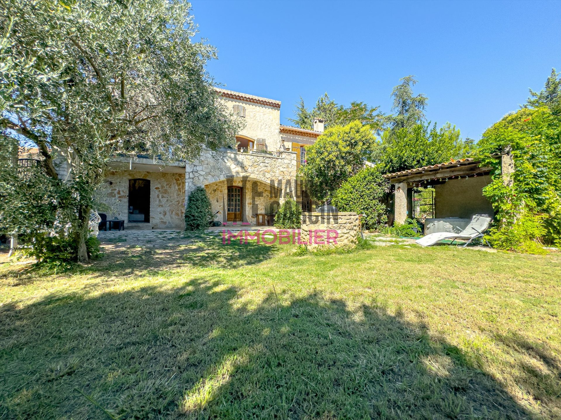 Maison à vendre, 213m², Robion
