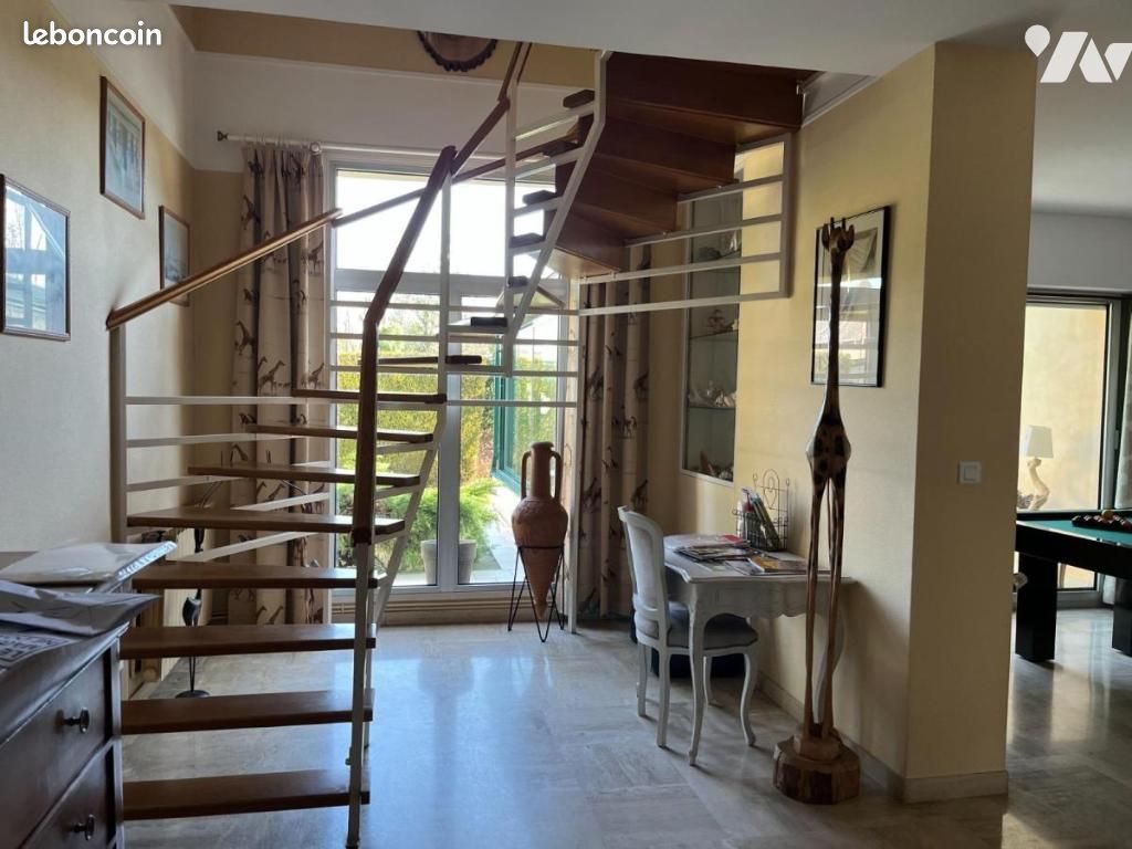Maison à vendre, 228m², Saint-Quentin