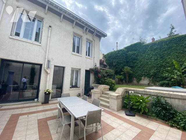 Maison à vendre, 250m², Saint-Quentin