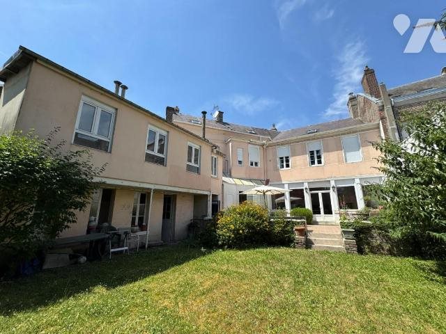 Maison à vendre, 237m², Saint-Quentin