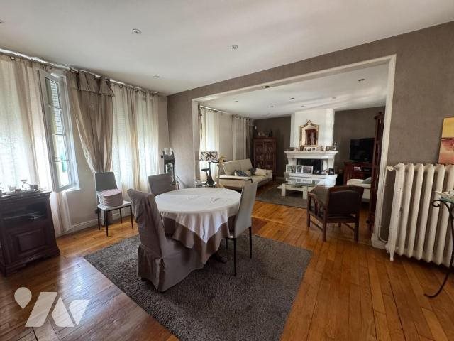 Maison à vendre, 237m², Saint-Quentin
