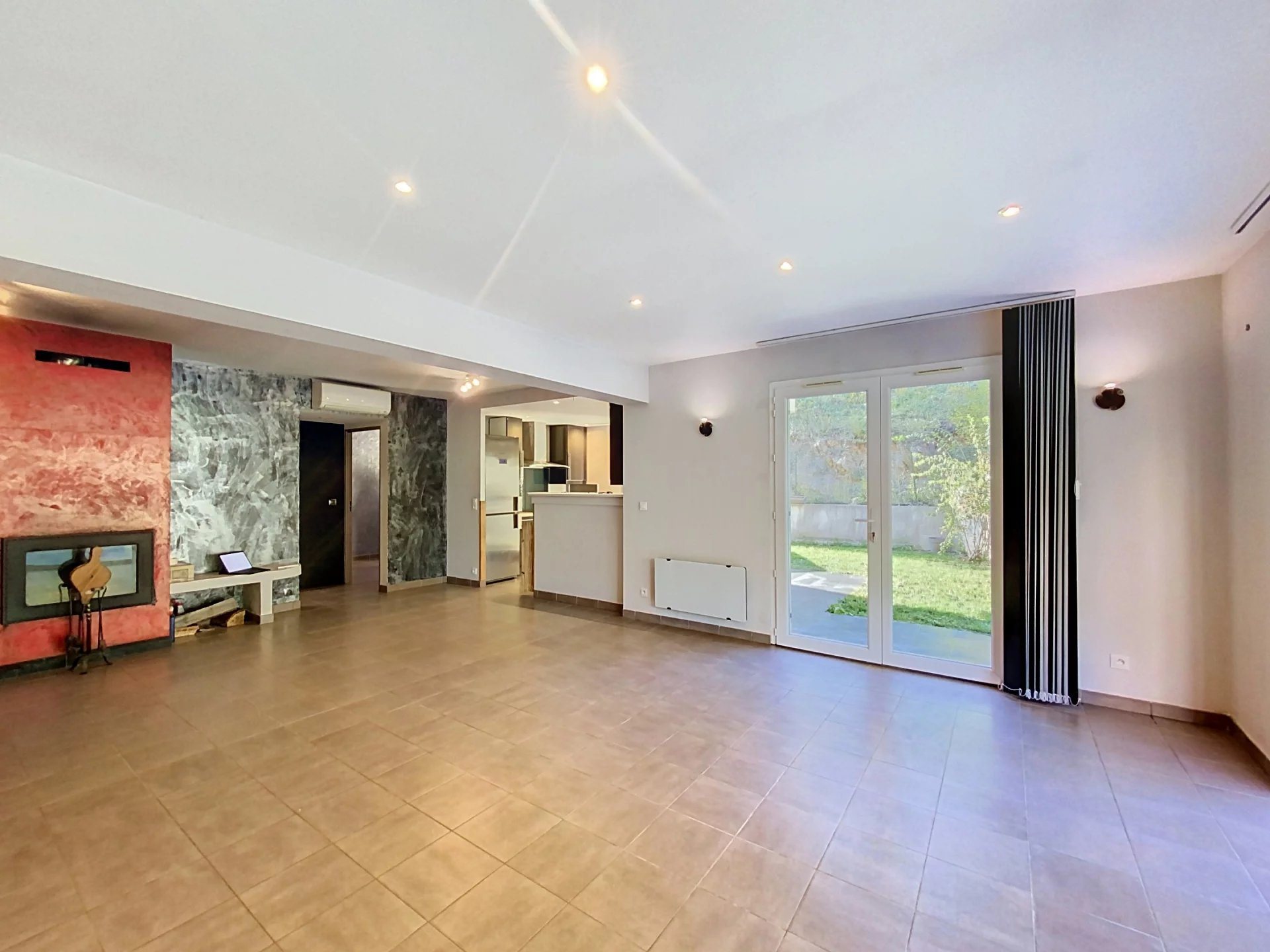 Maison à louer, 4m², Levens