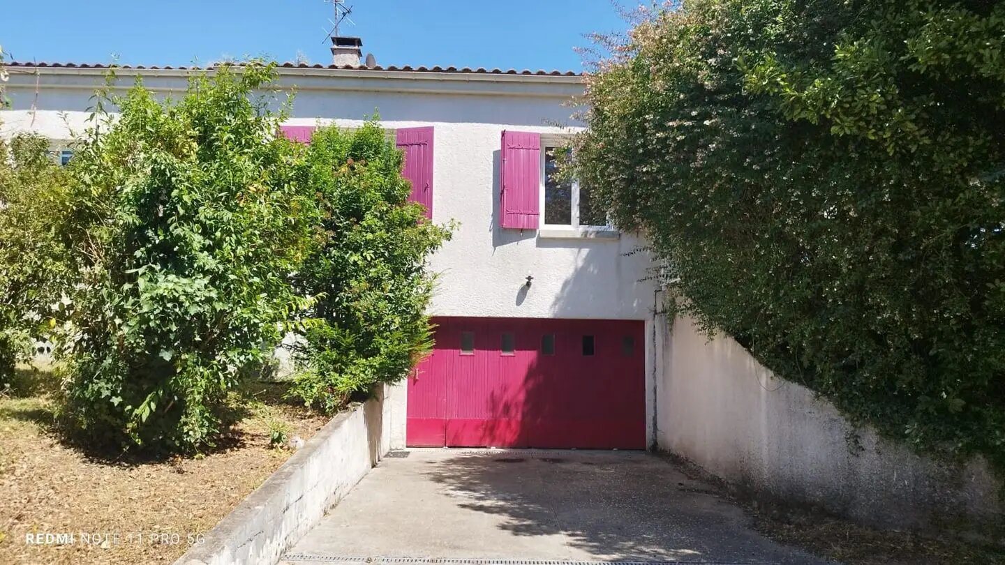 Maison à louer, 218m², Saintes