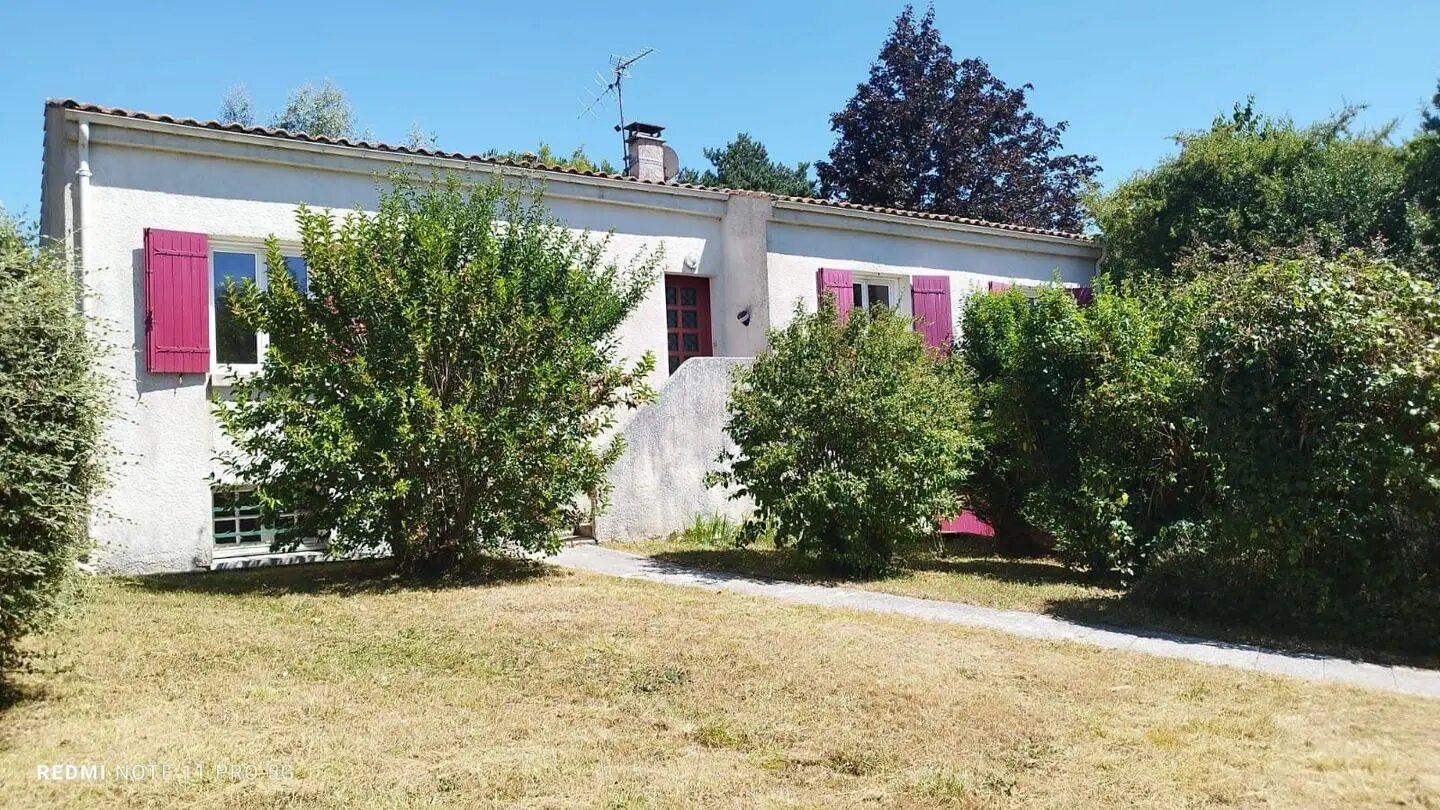 Maison à louer, 218m², Saintes