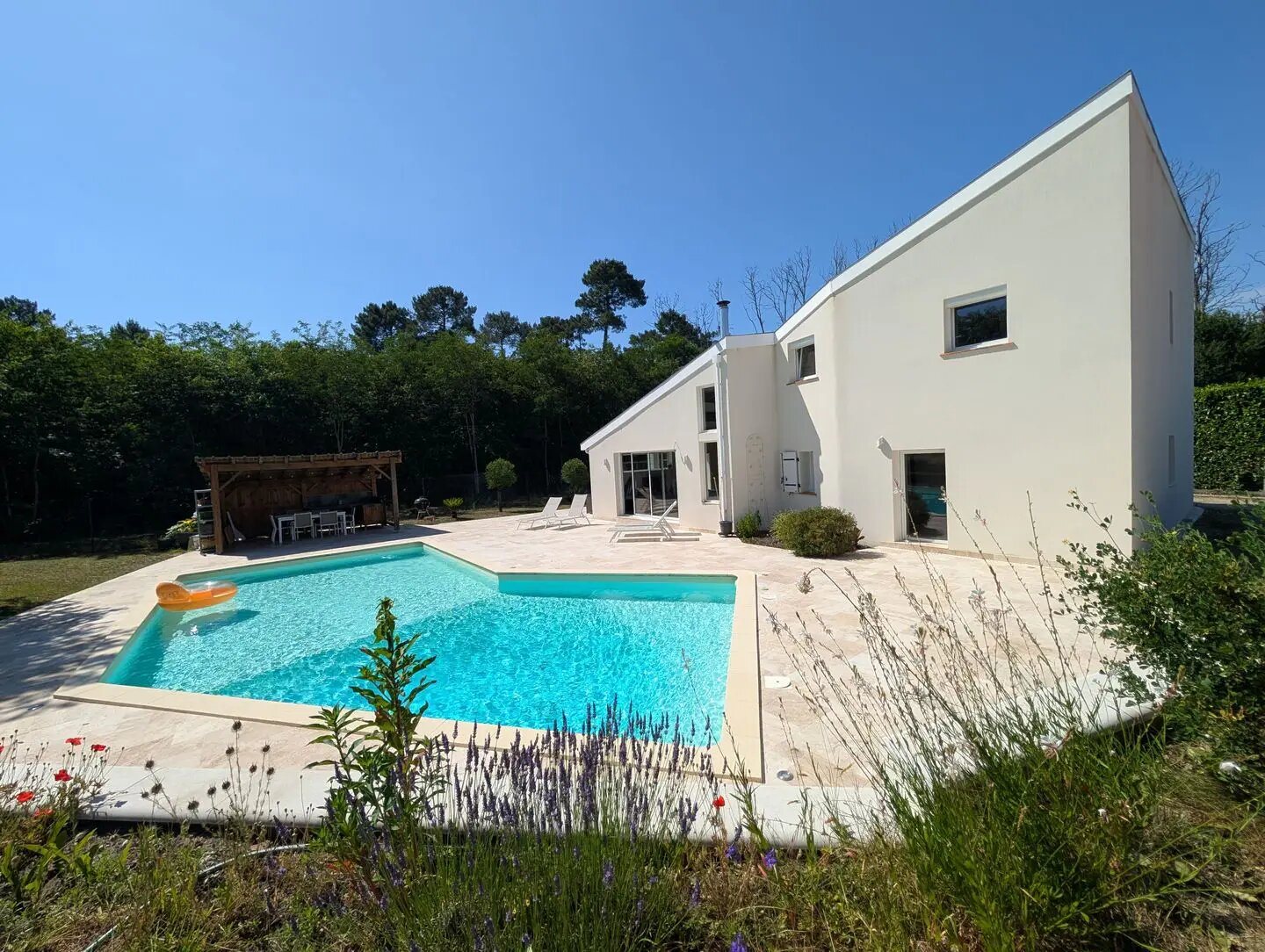 Maison à louer, 260m², Saint-Médard-en-Jalles