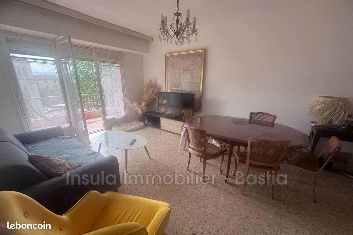 Appartement à louer, 80m², Corte