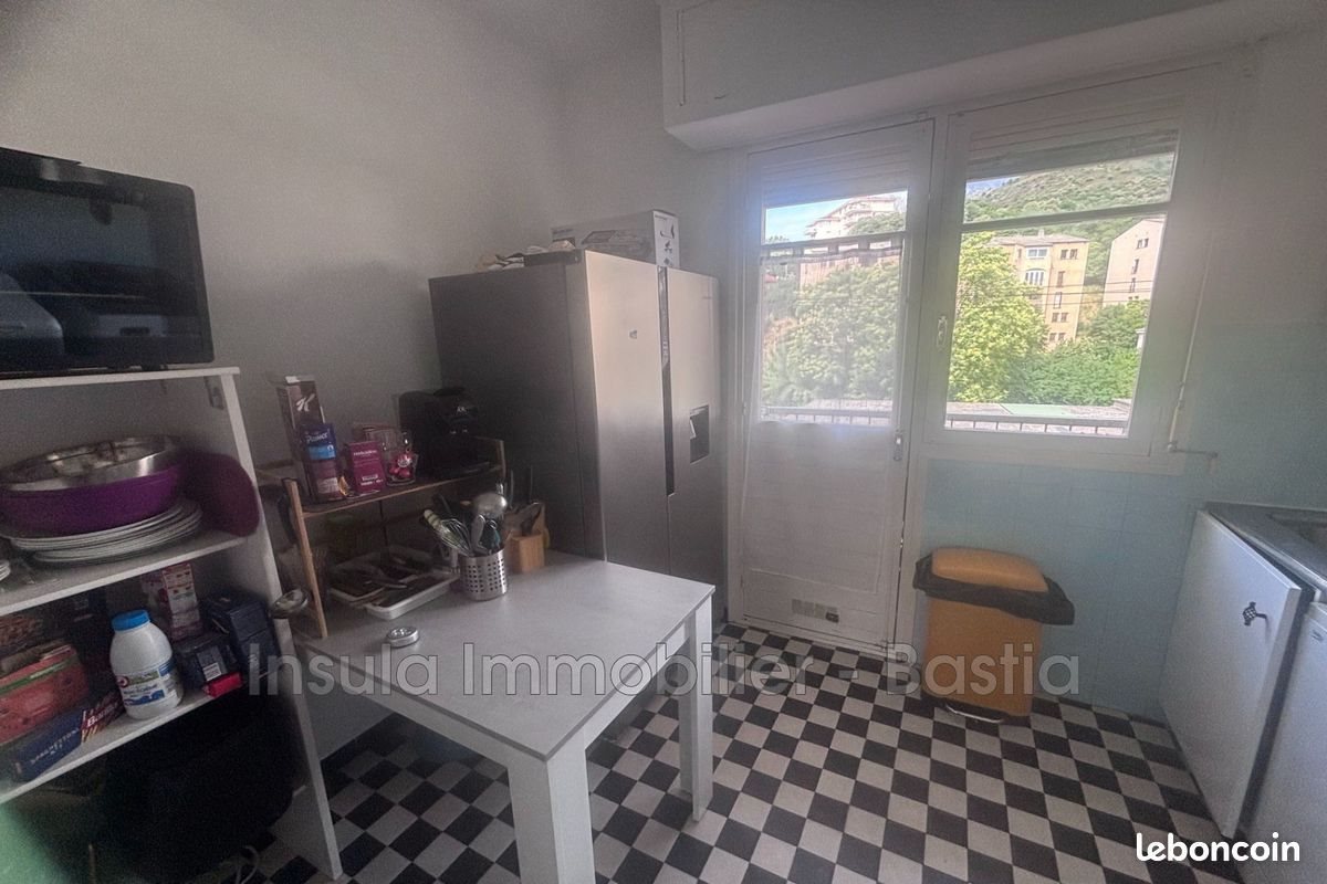 Appartement à louer, 80m², Corte