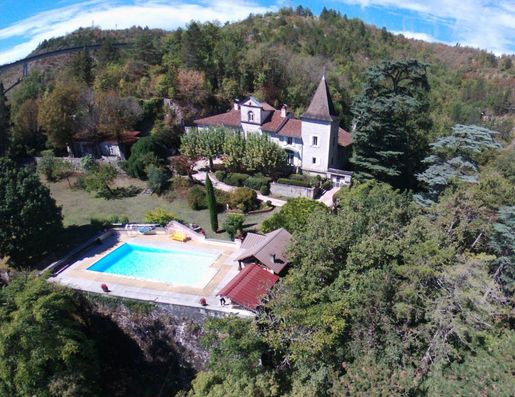 Maison 12 pièces 400 m² · à Cahors · 400 m² · 780 000 €