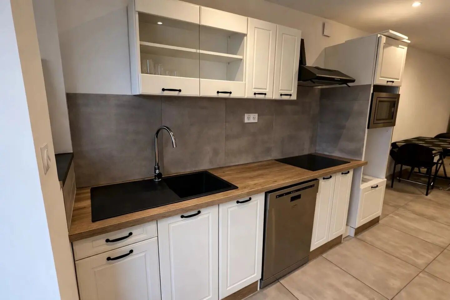 Appartement à louer, 79m², Tavernes