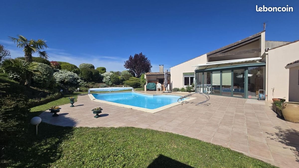 Maison à vendre, 166m², Nieul-lès-Saintes