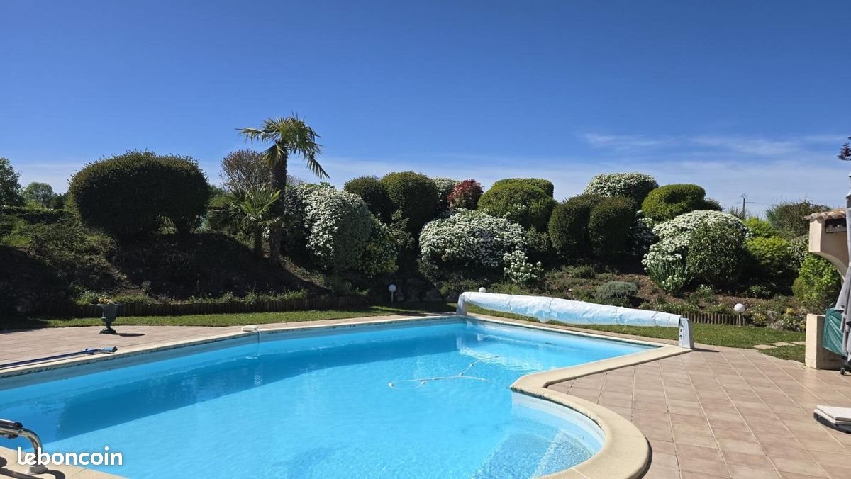 Maison à vendre, 166m², Nieul-lès-Saintes