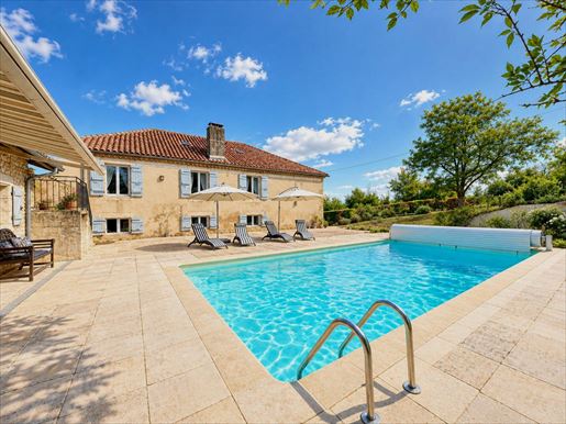 Maison 8 pièces 330 m² · à Vic-Fezensac · 330 m² · 599 000 €
