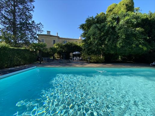Maison 18 pièces 649 m² · à Condom · 649 m² · 895 000 €