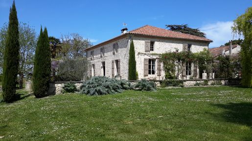 Maison 19 pièces 494 m² · à Condom · 494 m² · 1 170 000 €
