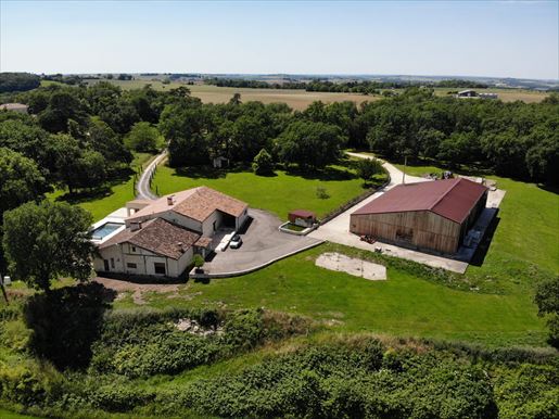 Maison 11 pièces 429 m² · à Condom · 429 m² · 995 000 €