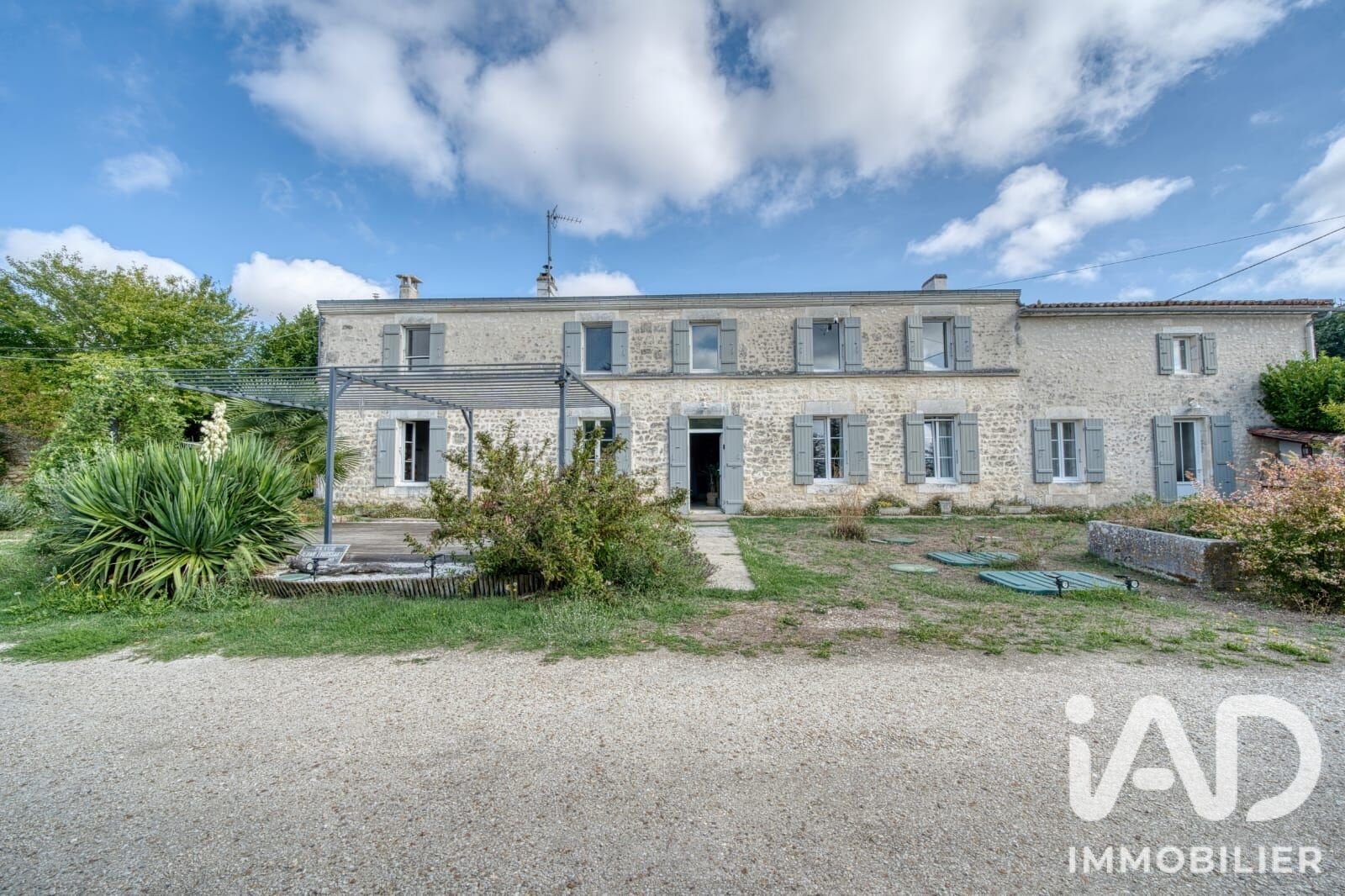 Maison à vendre, 297m², Saint-Romain-de-Benet