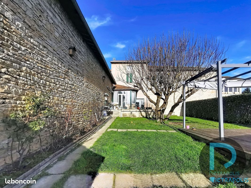 Maison à vendre, 193m², Mâcon