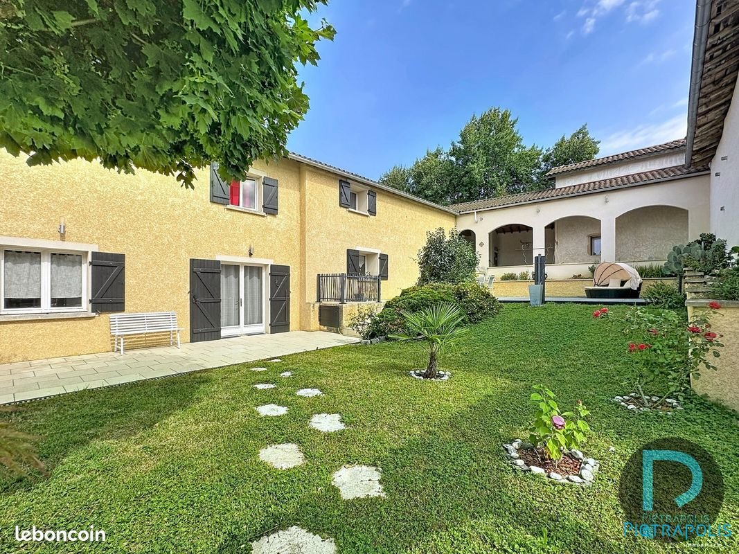 Maison à vendre, 242m², Saint-Etienne-sur-Chalaronne