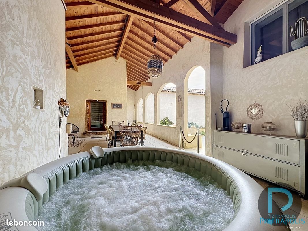 Maison à vendre, 242m², Saint-Etienne-sur-Chalaronne