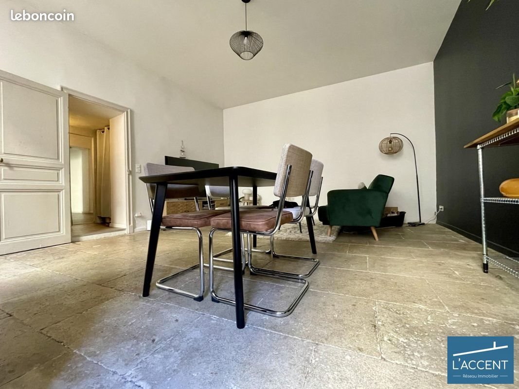 Appartement à louer, 68m², Nîmes