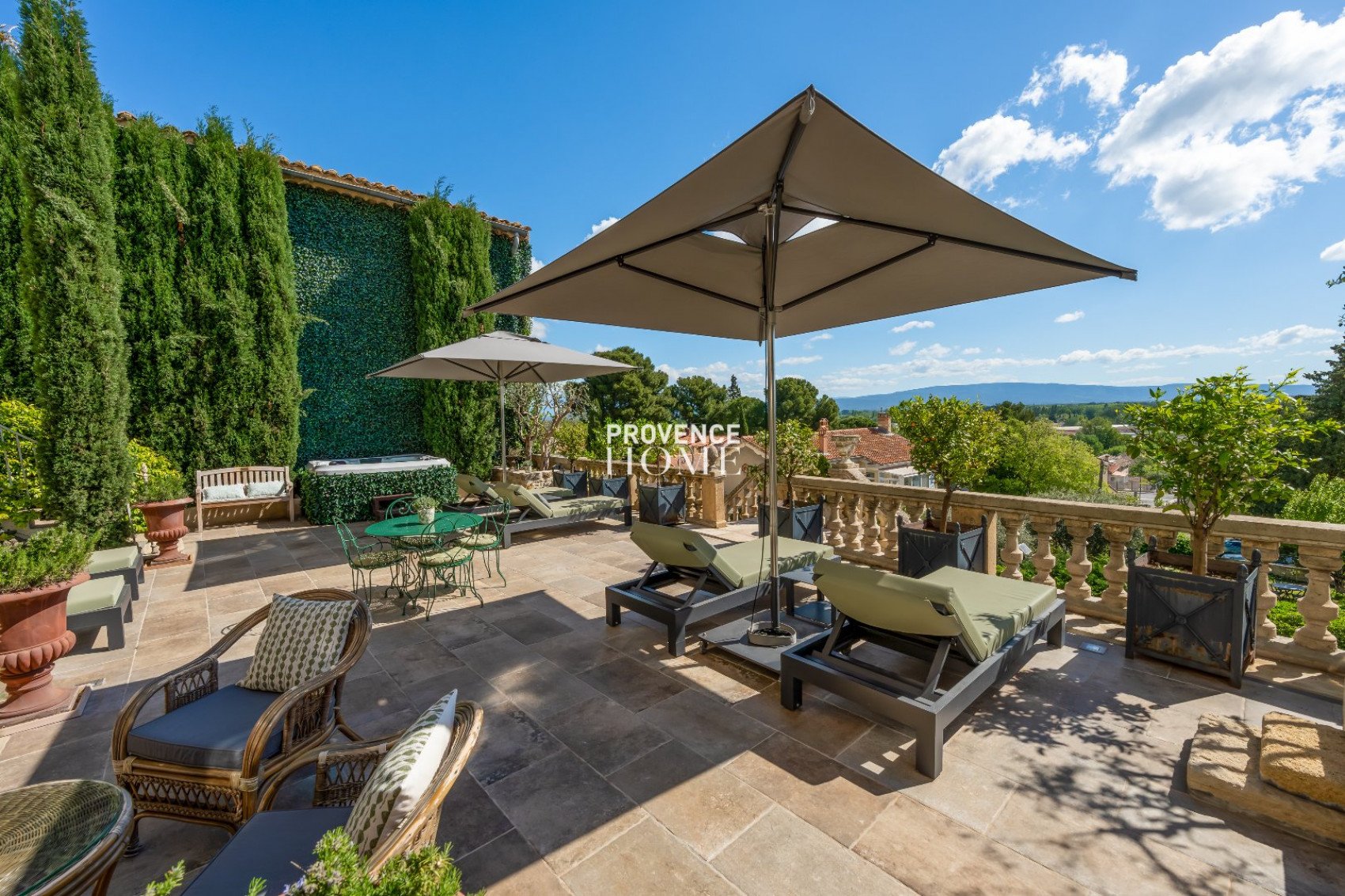 Maison à vendre, 390m², Châteauneuf-de-Gadagne