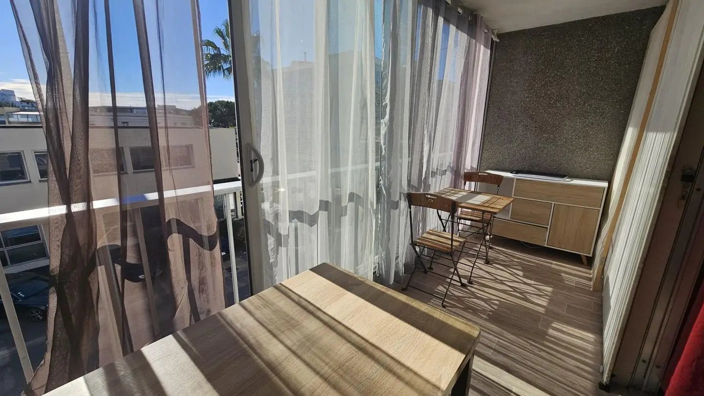 Appartement à louer, 29m², Saint-Laurent-du-Var