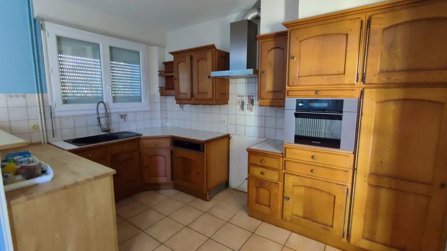 Maison à louer, 233m², Argentat