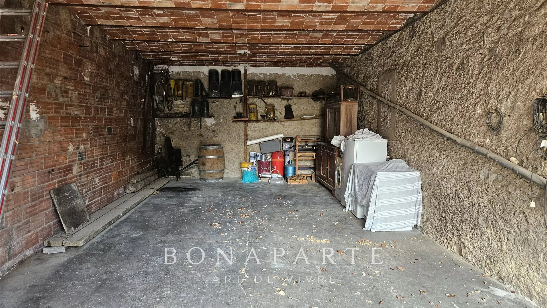 Maison à vendre, 375m², Assignan