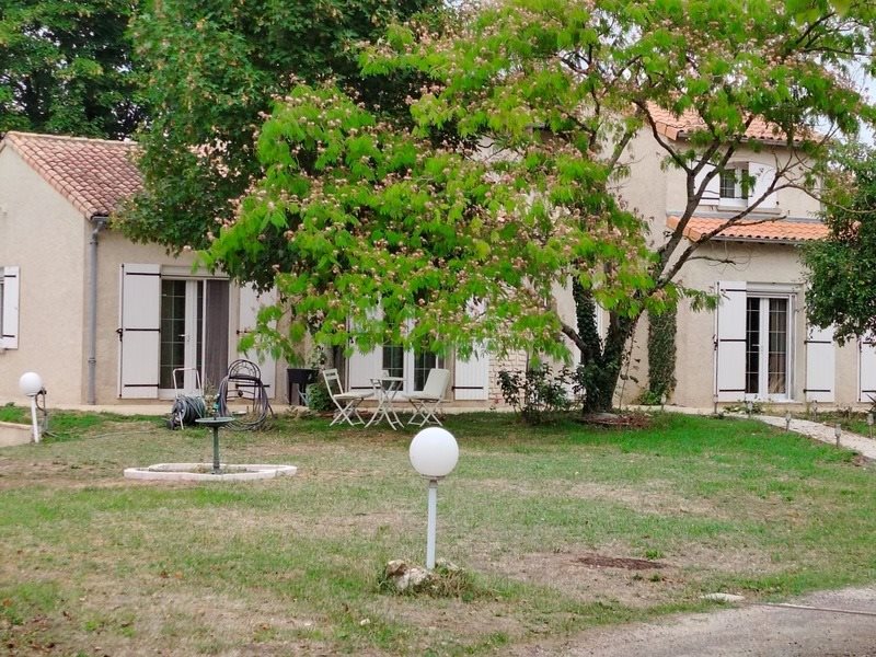 Maison à vendre, 284m², Neuville-de-Poitou
